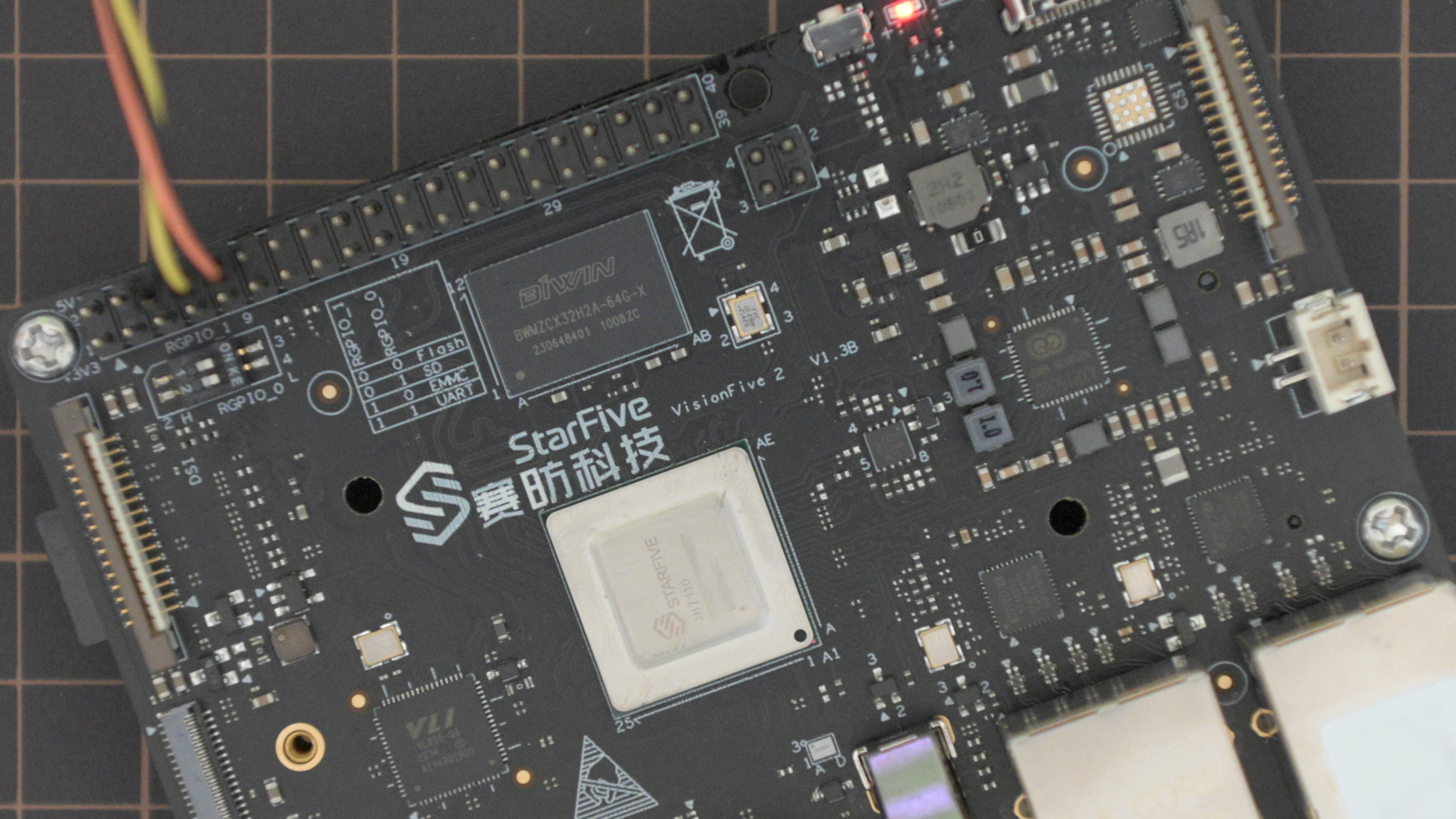 Cover Image for VisionFive 2 で Ubuntu 23.04 を試してみる